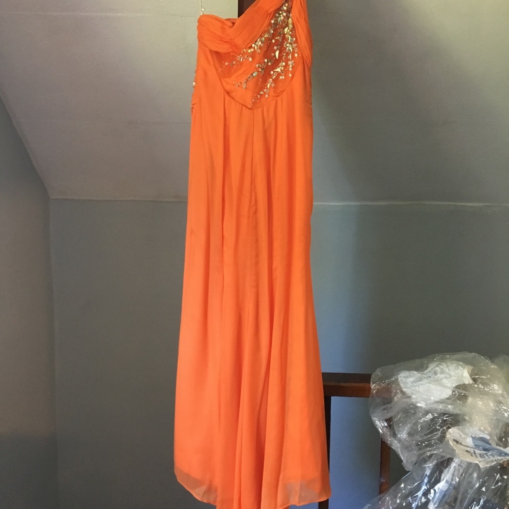 Prom dress! - Picture 3 of 4